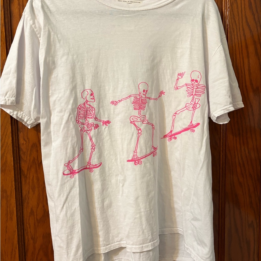UO White Skeleton Skateboard Graphic T-Shirt